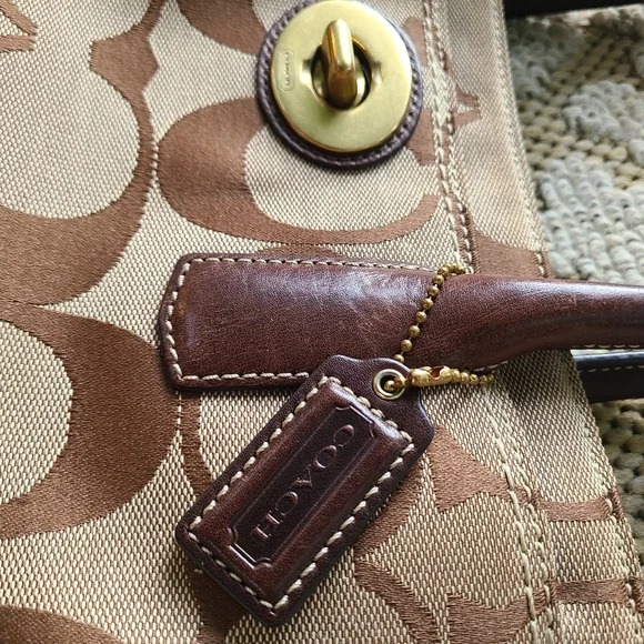 Coach Hamptons Madeline Signature Satchel Bag 12463 - Picture 12 of 16